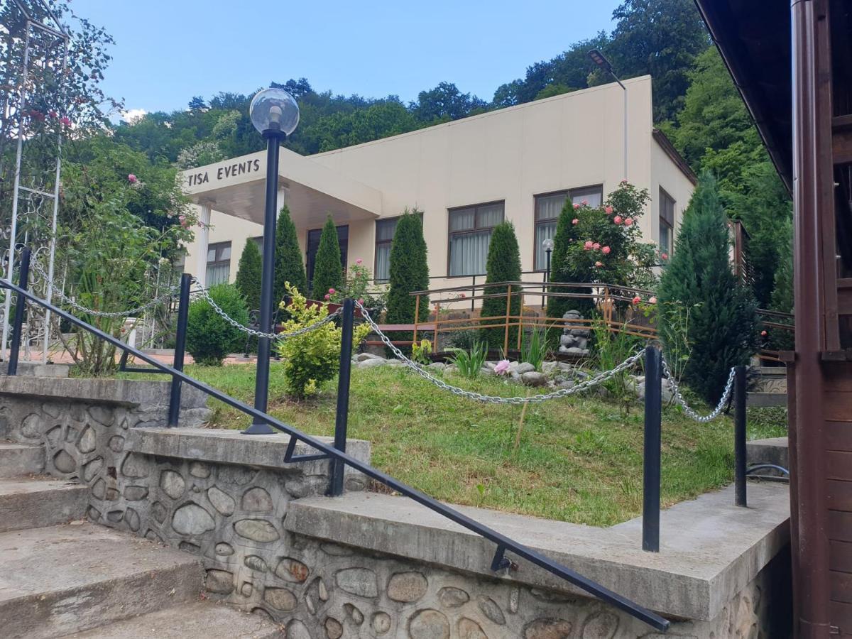 Vila Tisa Tismana Exterior foto